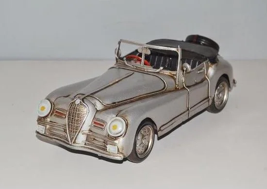 Blikken Alfa Romeo cabriolet — MadDeco decoratiemodel grijs 31 cm